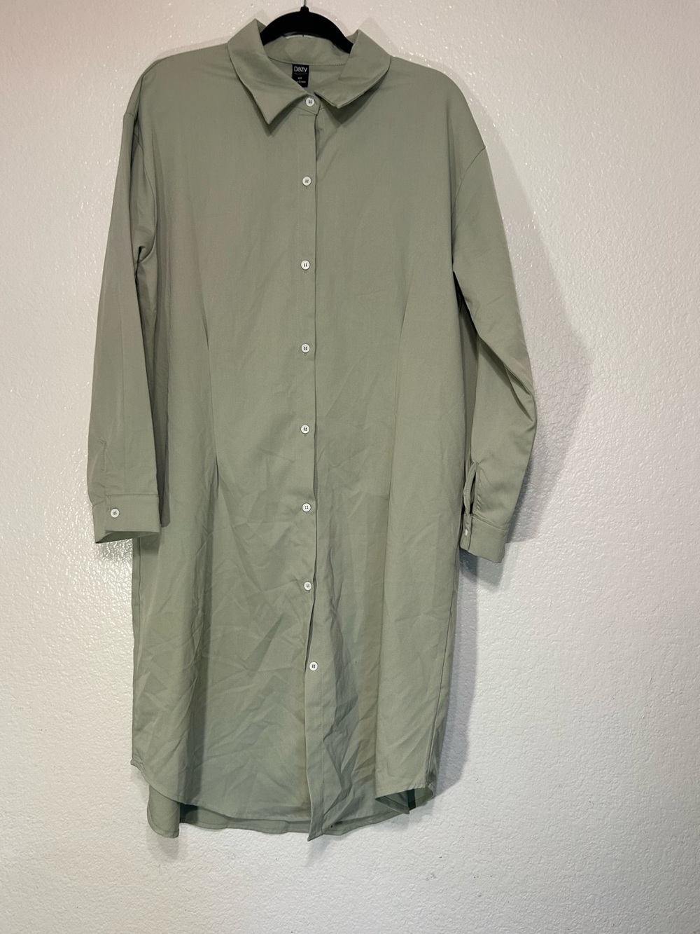 Dazy Green Solid Collared Button Front Midi Shirt
Dress Long Sleeve Size L
